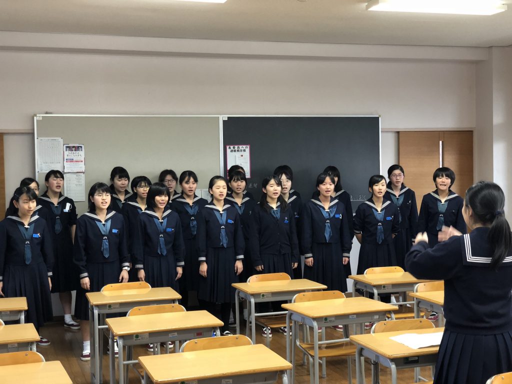 明日は中学合唱コンクールです 武庫川女子大学附属中学校高等学校